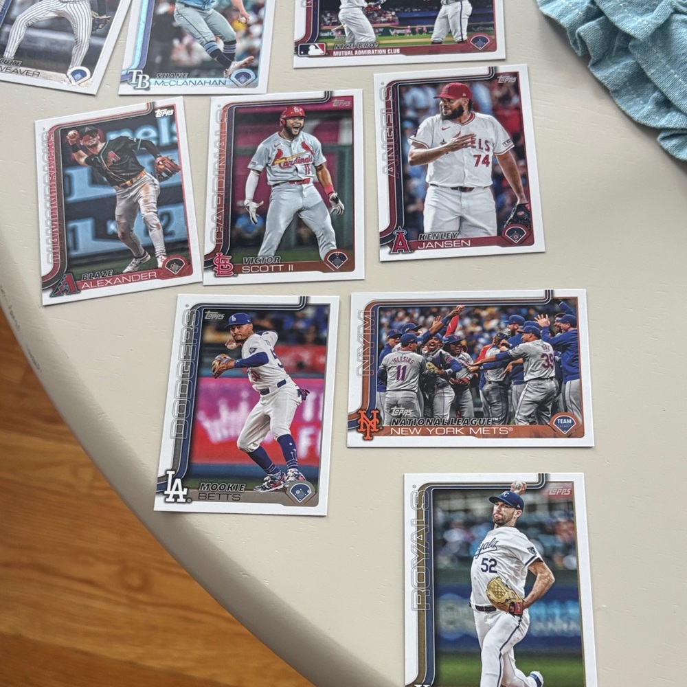 Topps Kids Trading Cards - Multicolor Collection - Picture 2 of 3